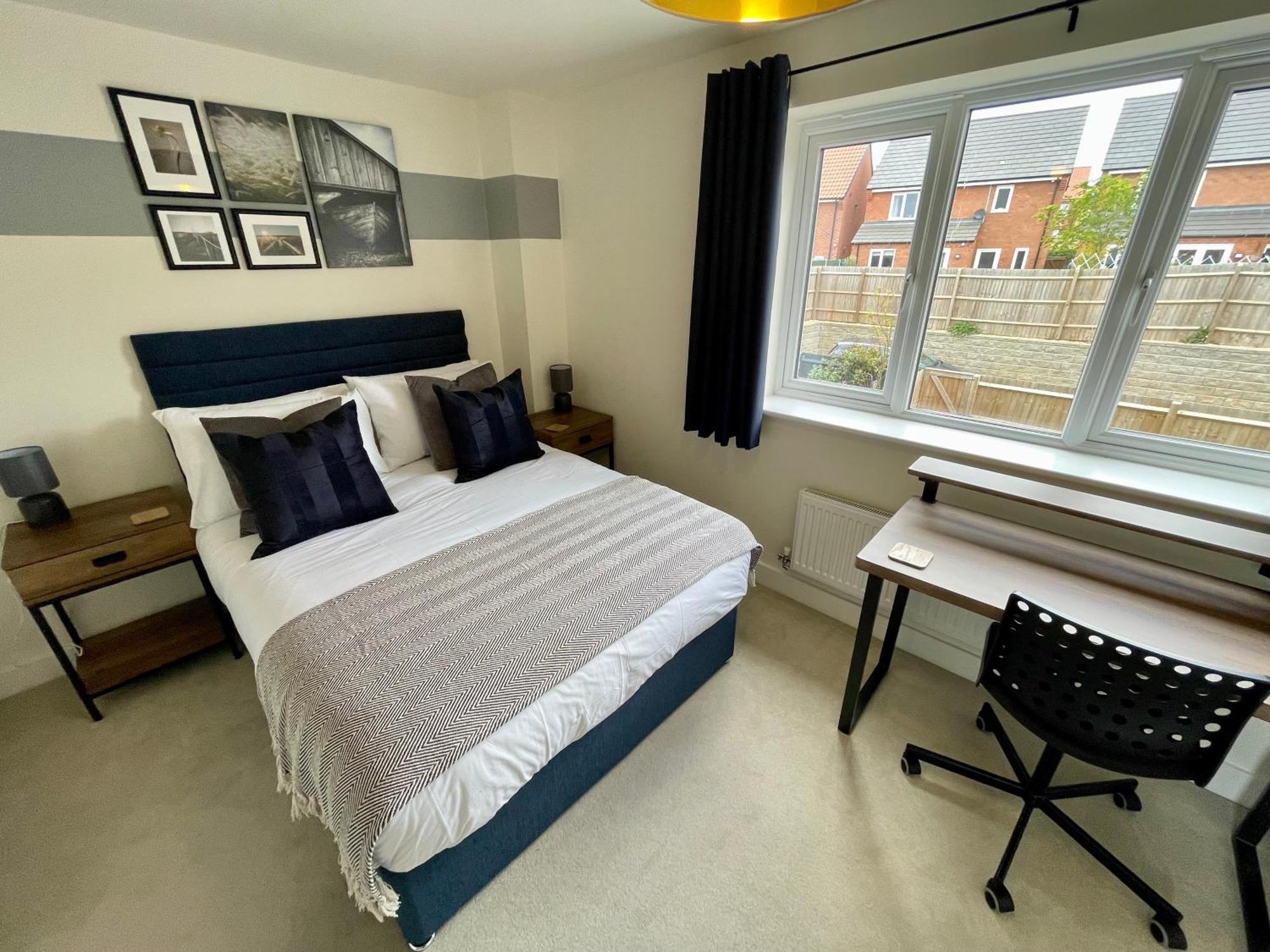 3-Bedroom Luxury Stay With Free Parking Market Harborough Exterior photo